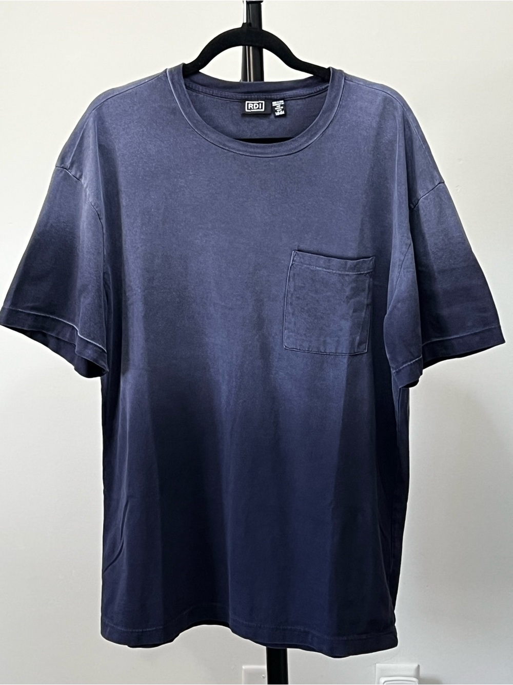 RDI Washed Navy Blue Pocket T-Shirt. Relaxed Fit. Short Sleeve M
